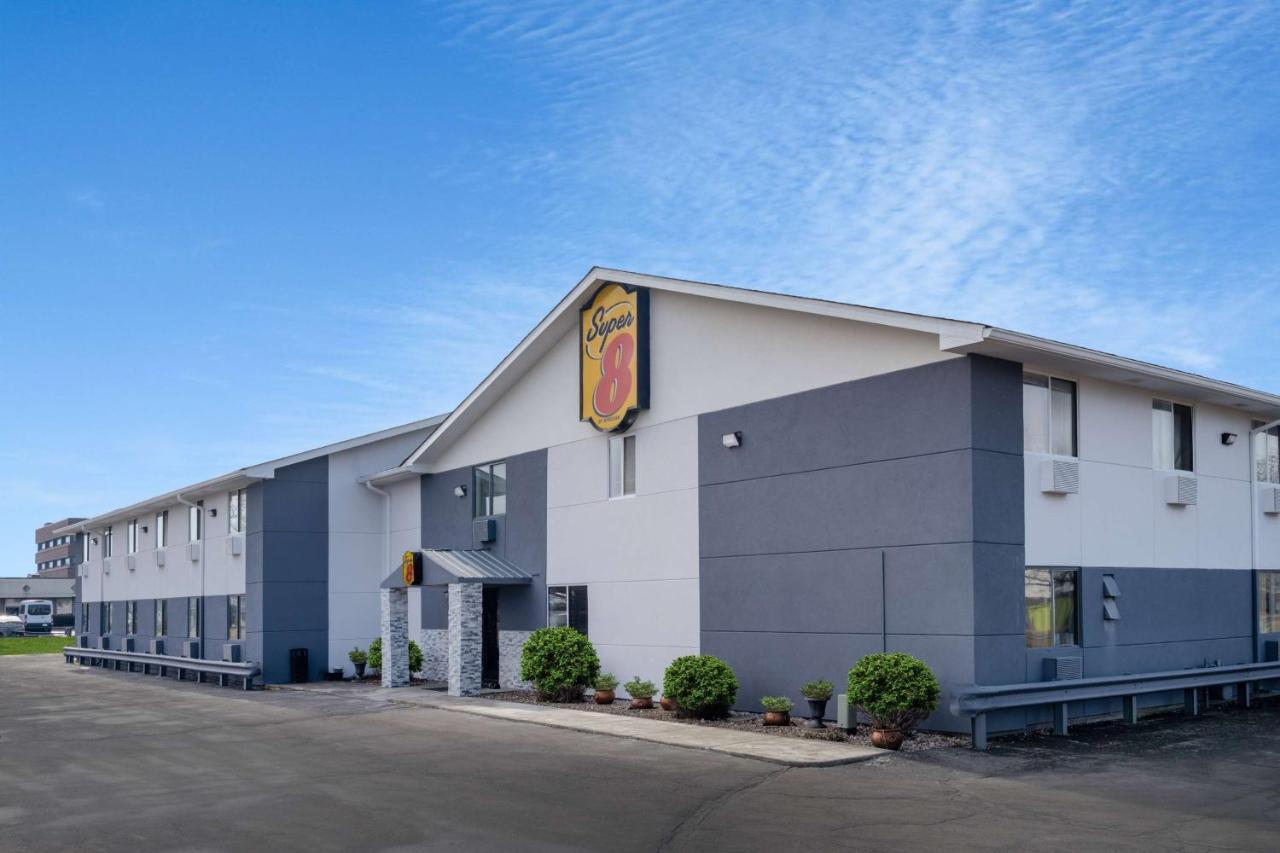 Super 8 By Wyndham Merrillville Bagian luar foto