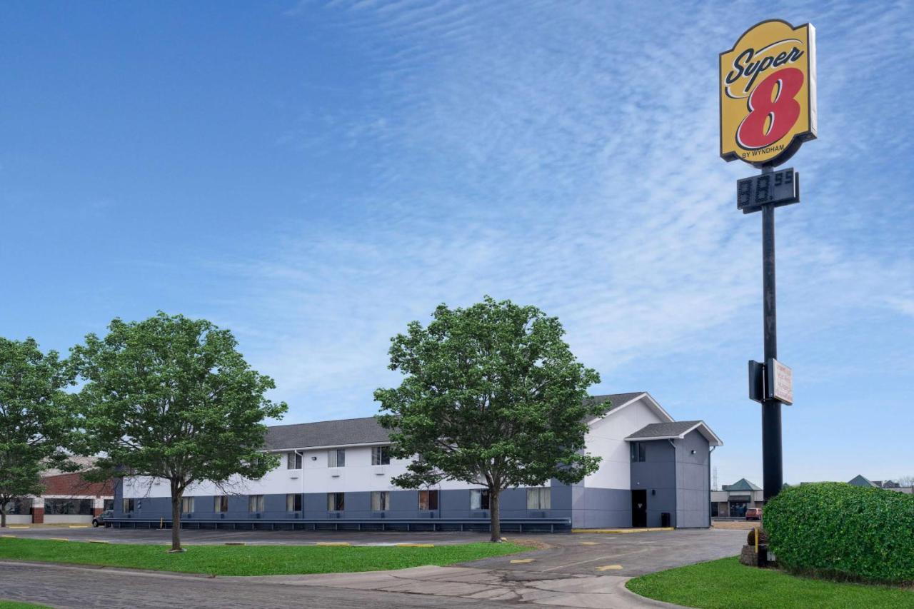 Super 8 By Wyndham Merrillville Bagian luar foto