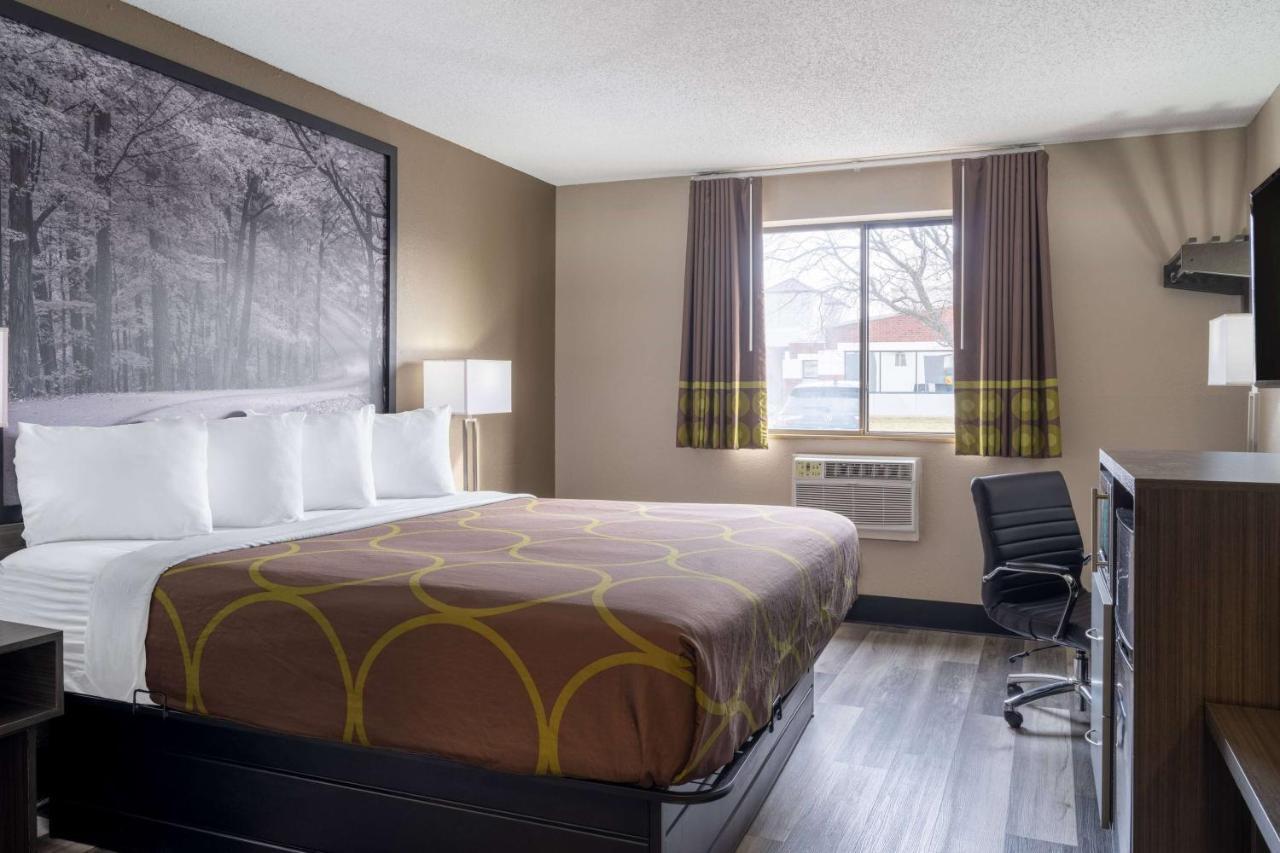 Super 8 By Wyndham Merrillville Bagian luar foto