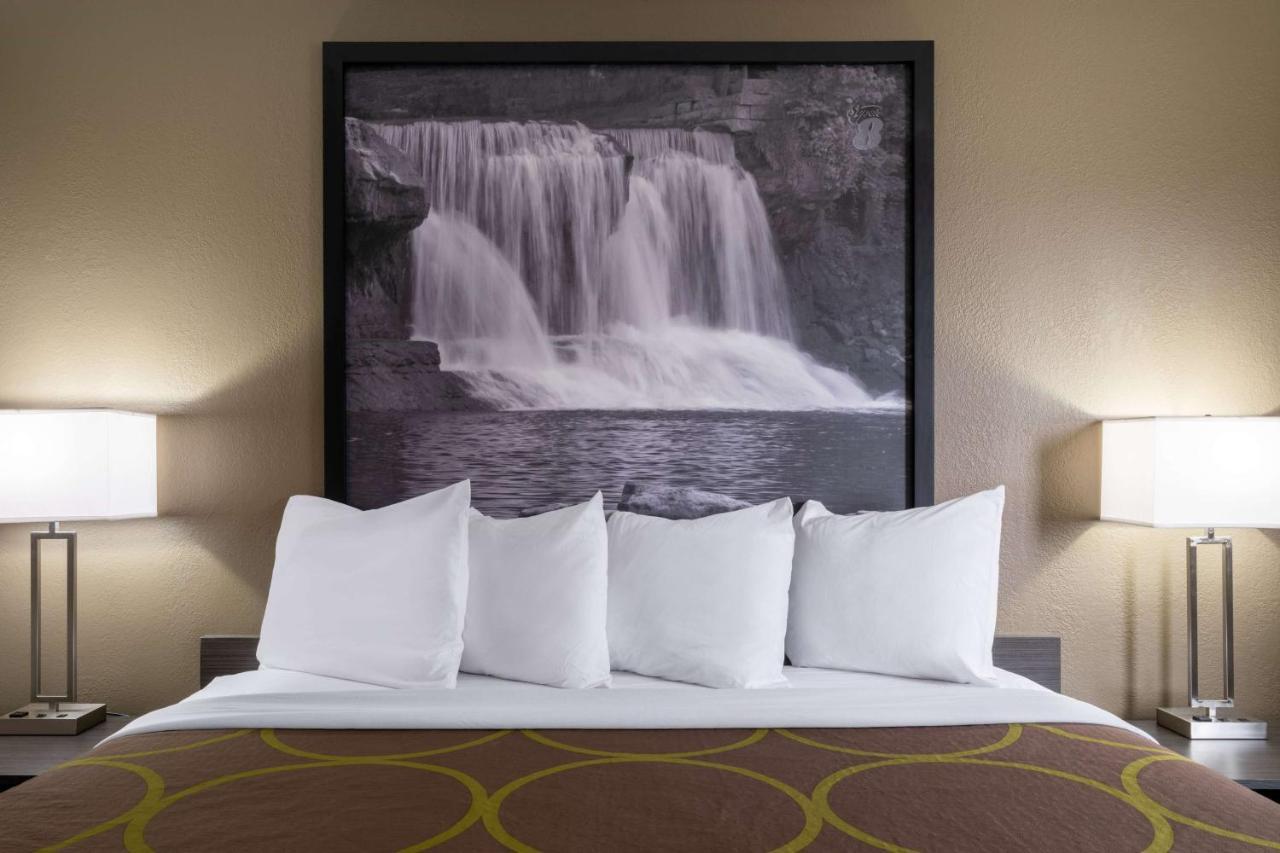 Super 8 By Wyndham Merrillville Bagian luar foto