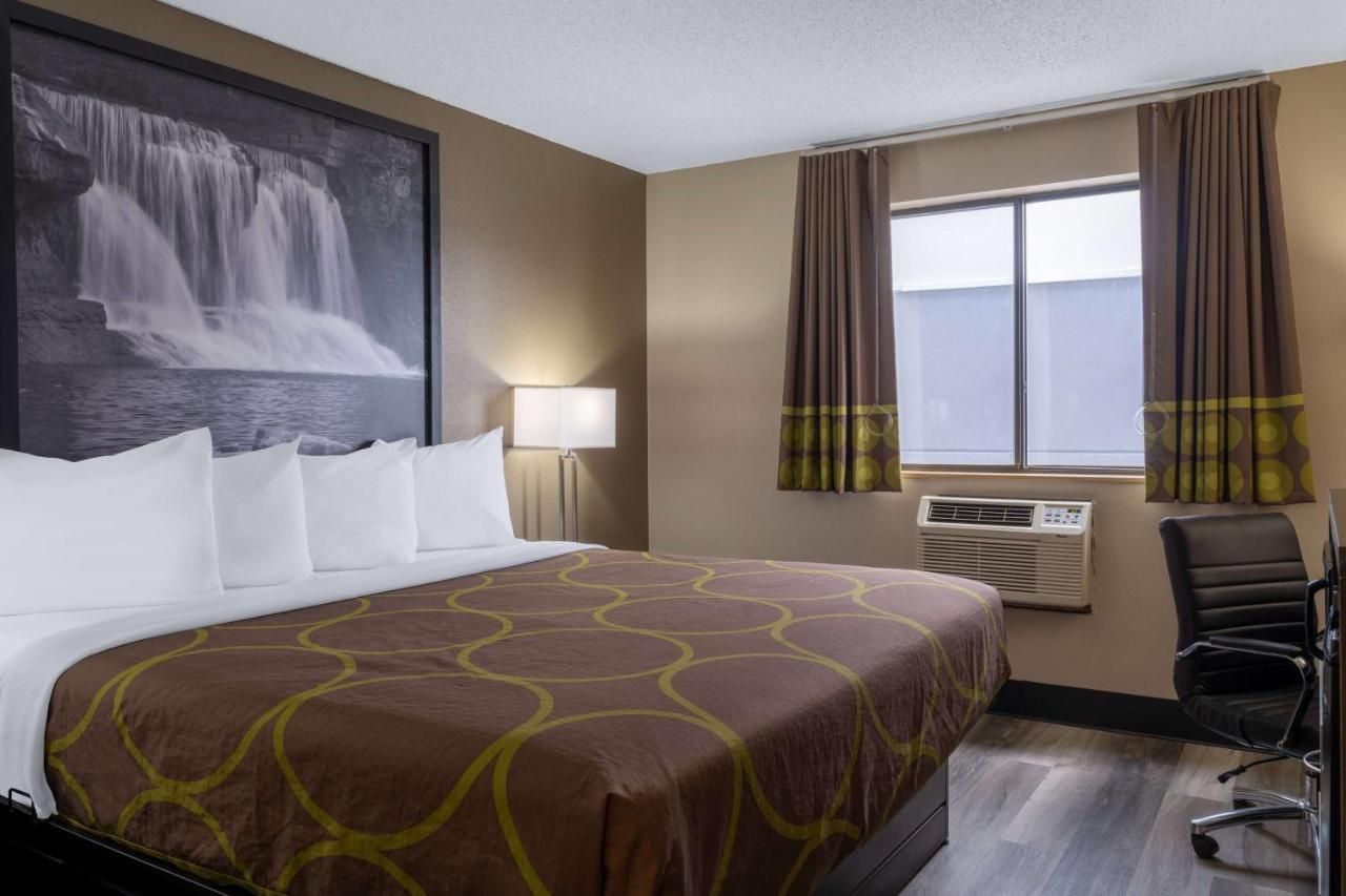 Super 8 By Wyndham Merrillville Bagian luar foto