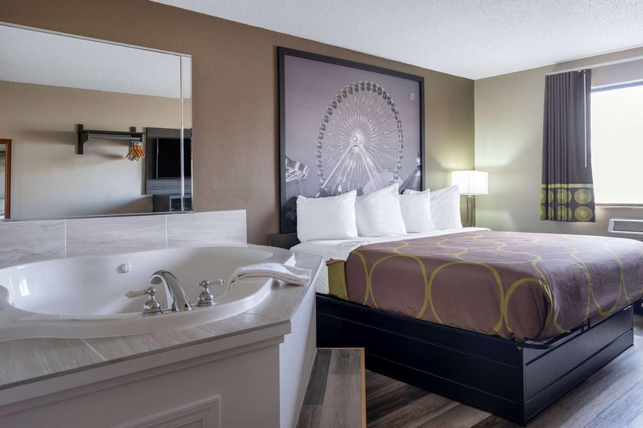 Super 8 By Wyndham Merrillville Bagian luar foto
