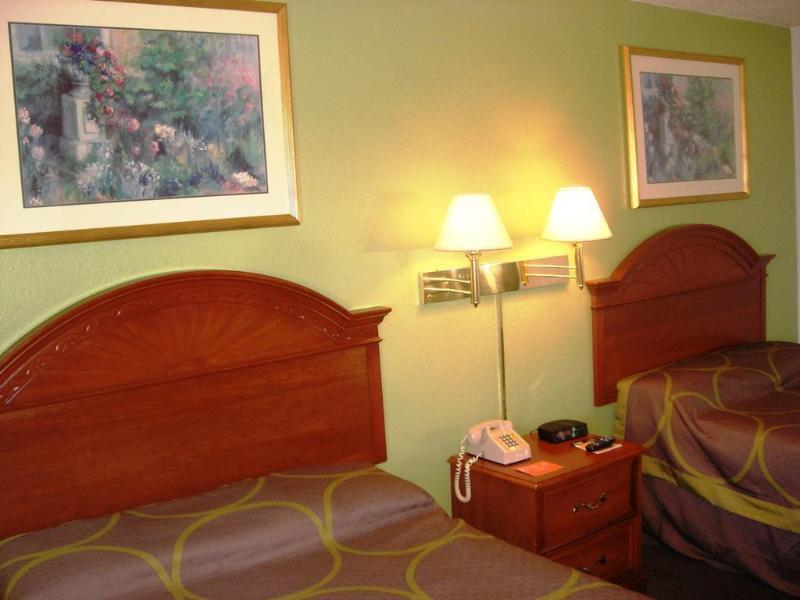 Super 8 By Wyndham Merrillville Bagian luar foto